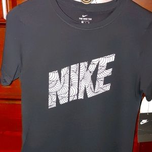 Nile women's tee shirt